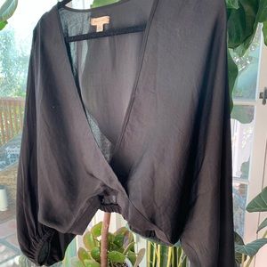 Silence + noise UO Black Top